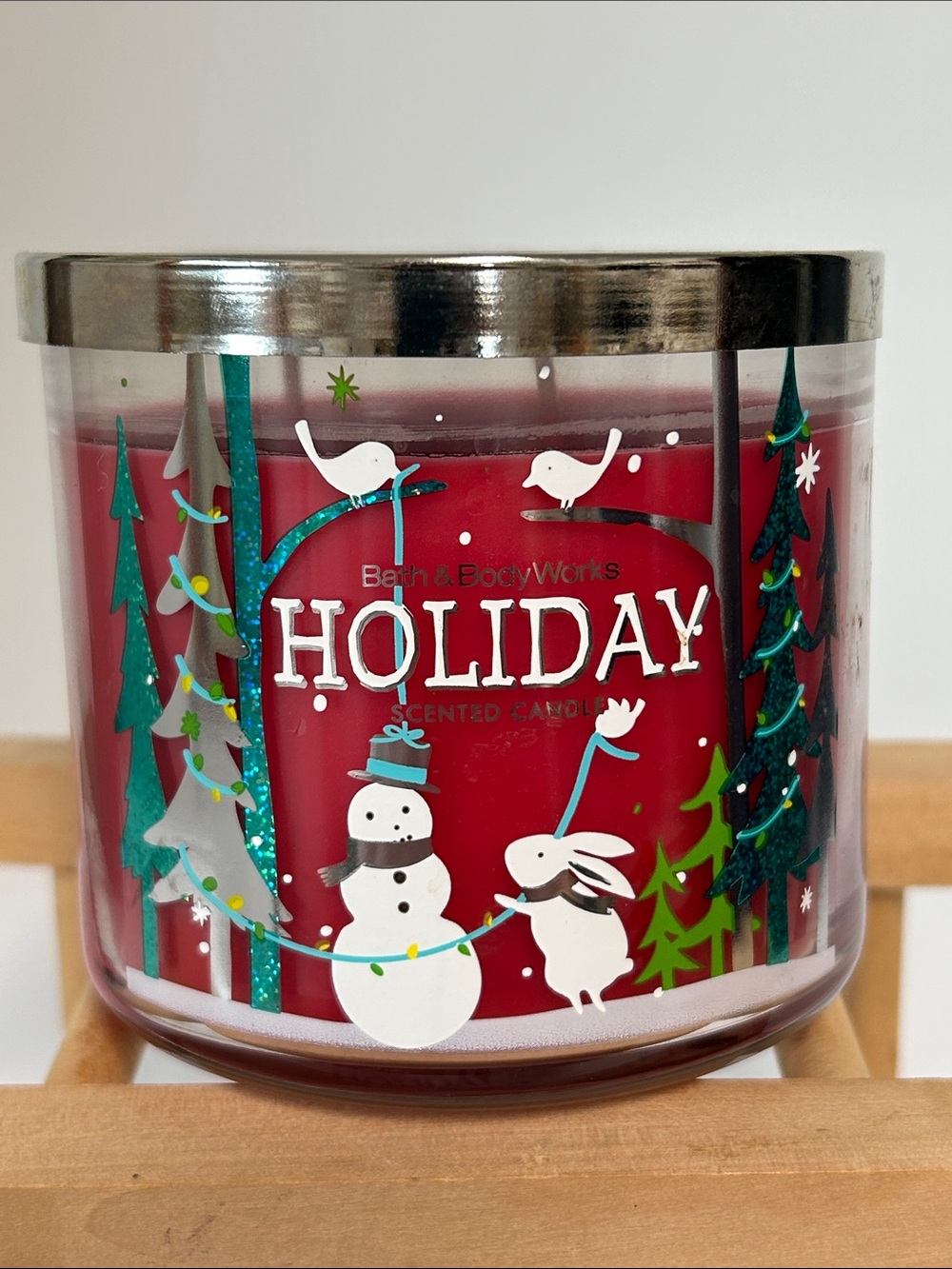 Bath & Body Works NWT Red 3 Wick “Holiday” 14.5 Oz Cinnamon Scented Candle
